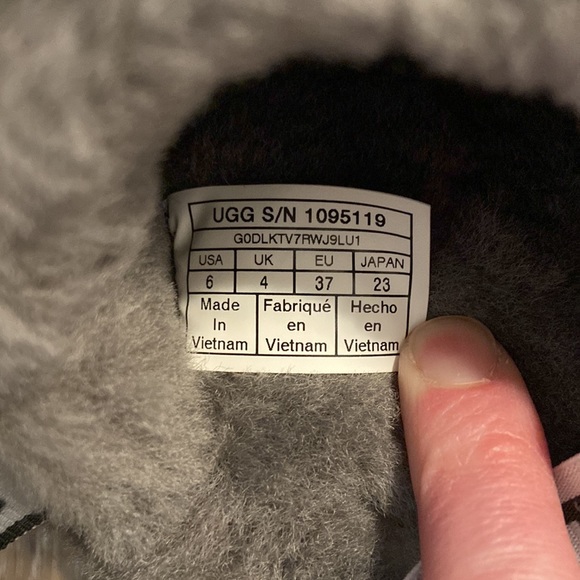 UGG Fluff Yeah Slipper Slides - Picture 5 of 8